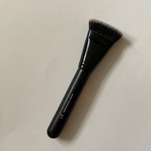 FREE W PURCHASE Elf contour brush